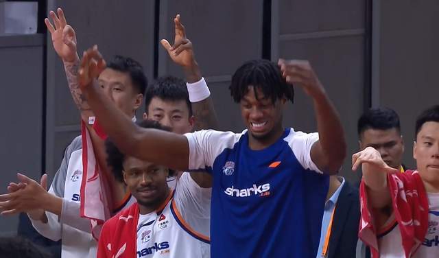 开云登录入口-狂虐广东40分！豪门真猛，4人堪称完美，6人勉强及格，2人仍低迷